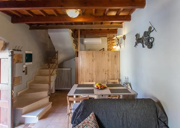 Aristokosmos 하니아